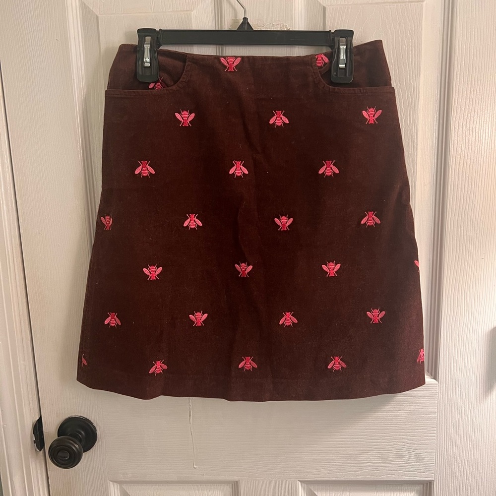 Lilly Pulitzer courdoroy brown skirt with embroidered pink bees sz 4